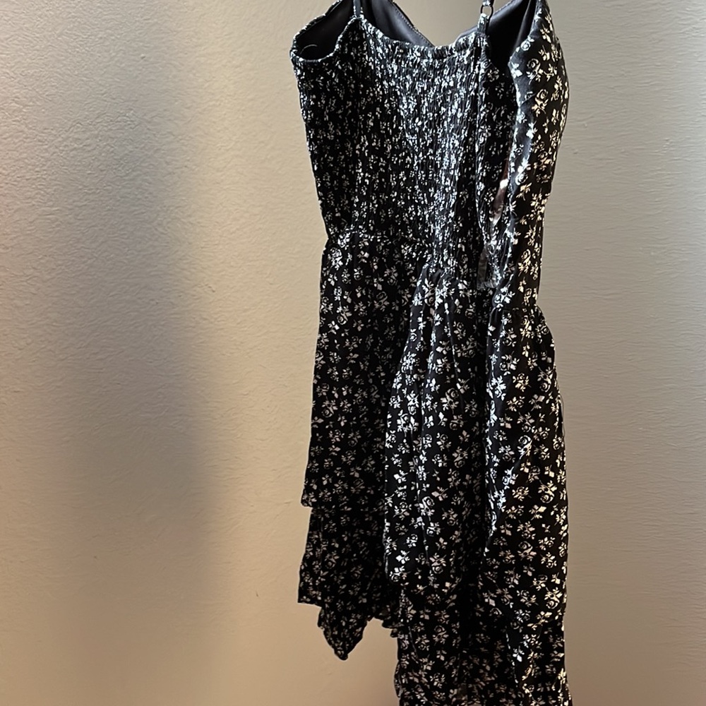 Size medium - Picture 2 of 2